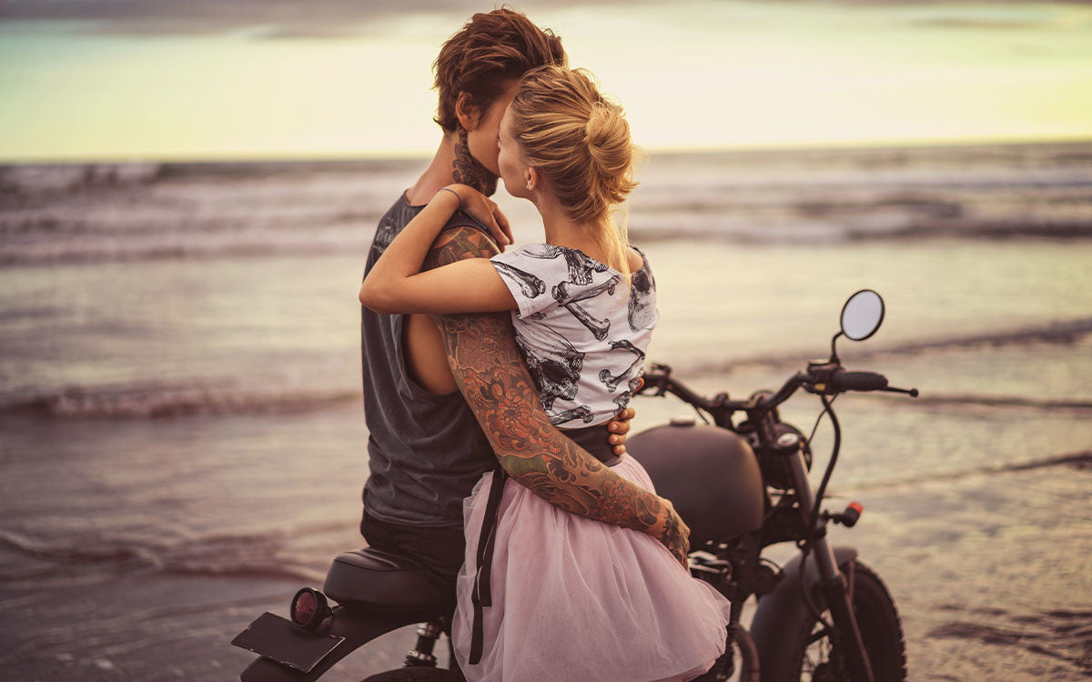 Hoe draag je parfum in de zomer: 5 parfum hacks voor warme zomerdagen Hoe draag je parfum in de zomer: 5 parfum hacks voor warme zomerdagen