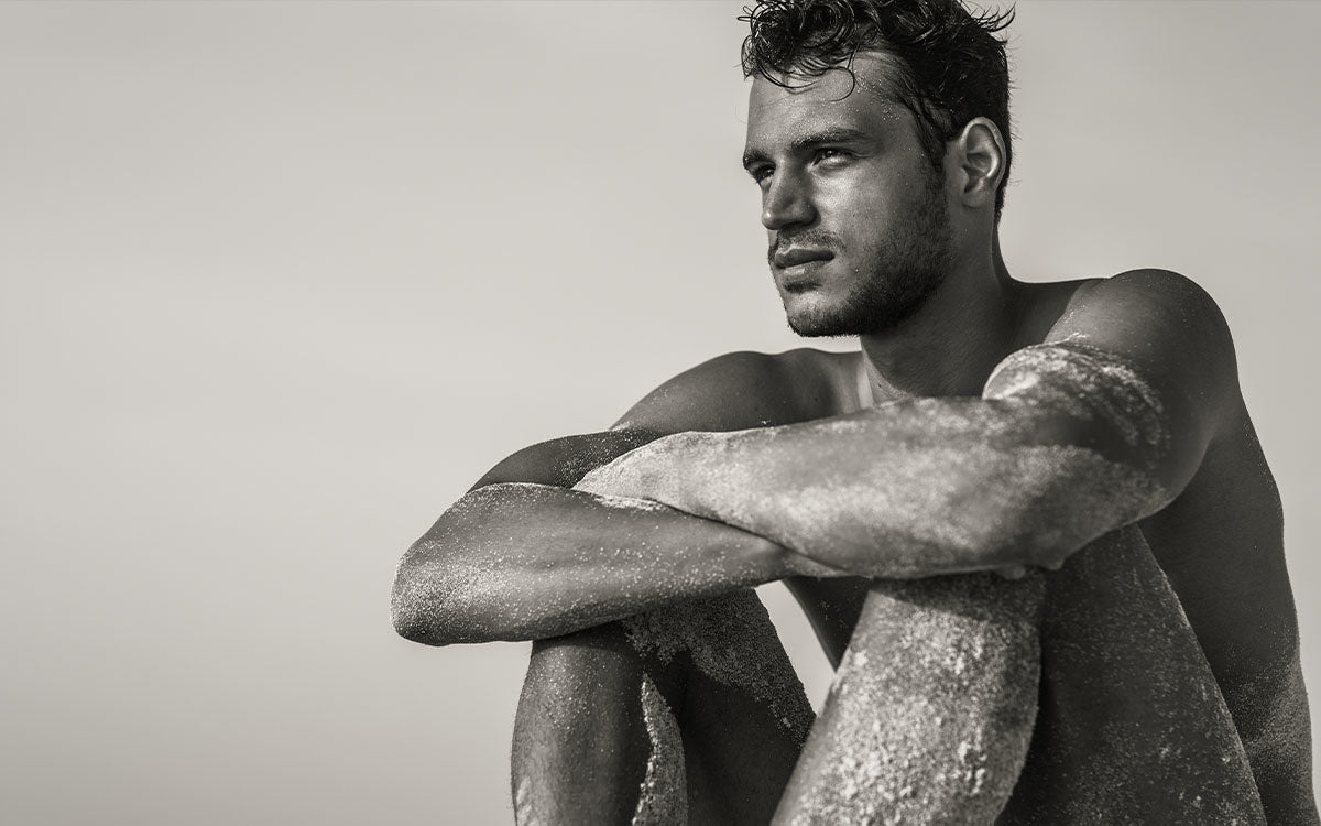 Zo bescherm jij je haar tegen de zon, zee en chloor! 10 essentiële tips voor deze zomer Zo bescherm jij je haar tegen de zon, zee en chloor! 10 essentiële tips voor deze zomer