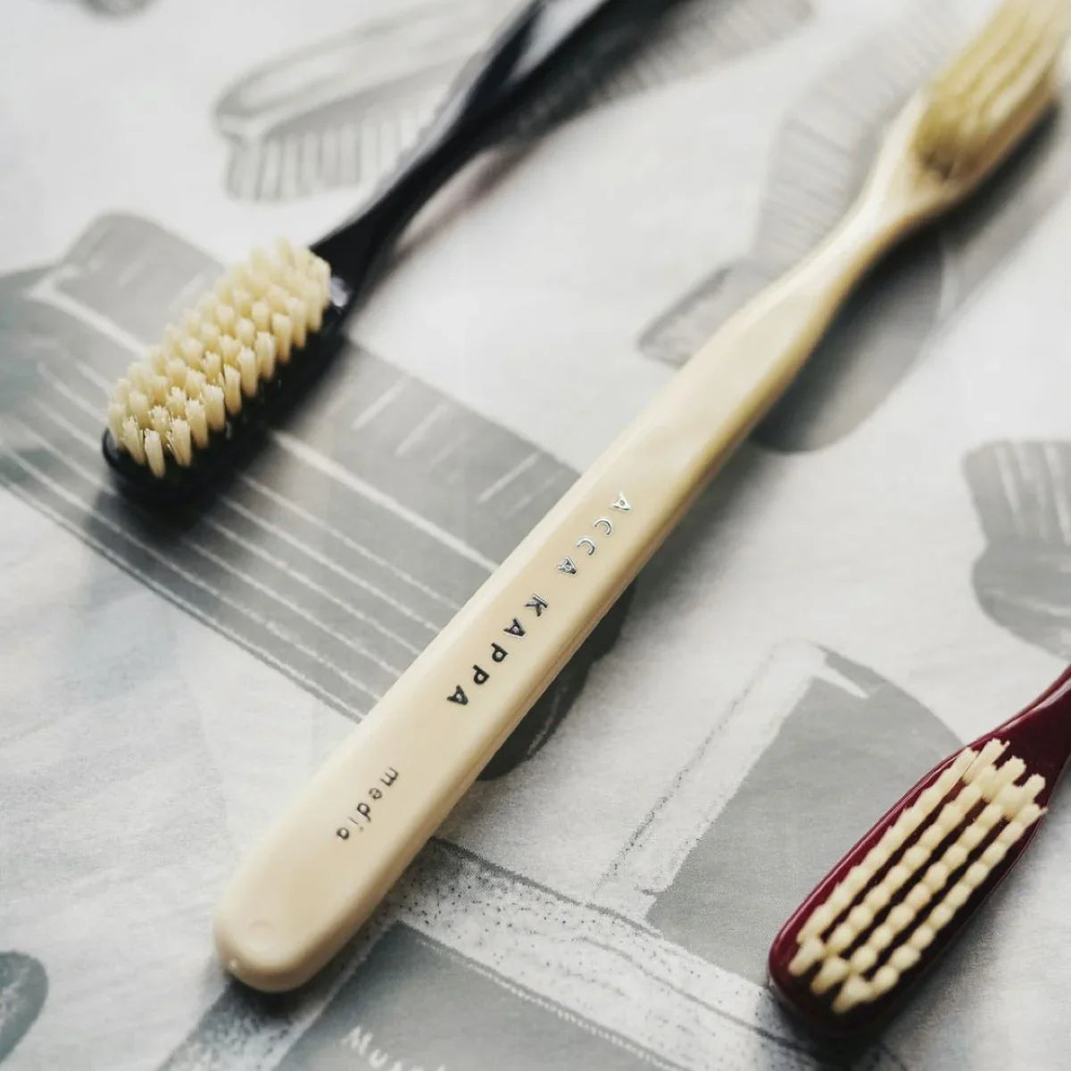 Acca Kappa Tooth Brush – Vintage Nylon – Medium – White